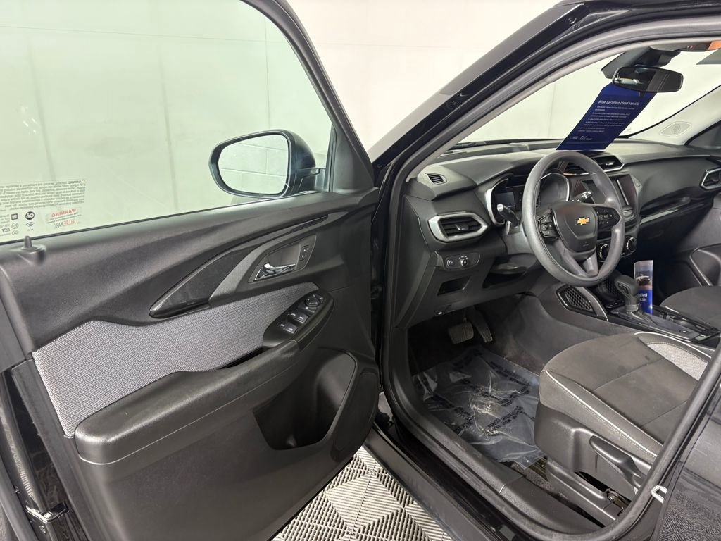 Used 2023 Chevrolet TrailBlazer LS image 12