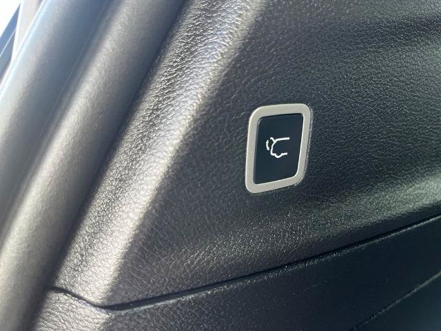 Used 2025 Chrysler Pacifica Limited FWD image 21