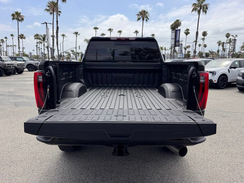 Used 2025 GMC Sierra 3500 Denali w/ Denali Reserve Package AWD/4WD image 13