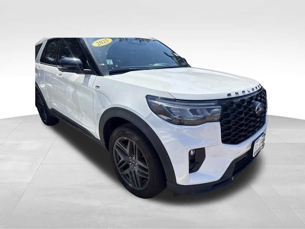 Certified 2025 Ford Explorer ST-Line w/ ST-Line Street Pack AWD/4WD image 6