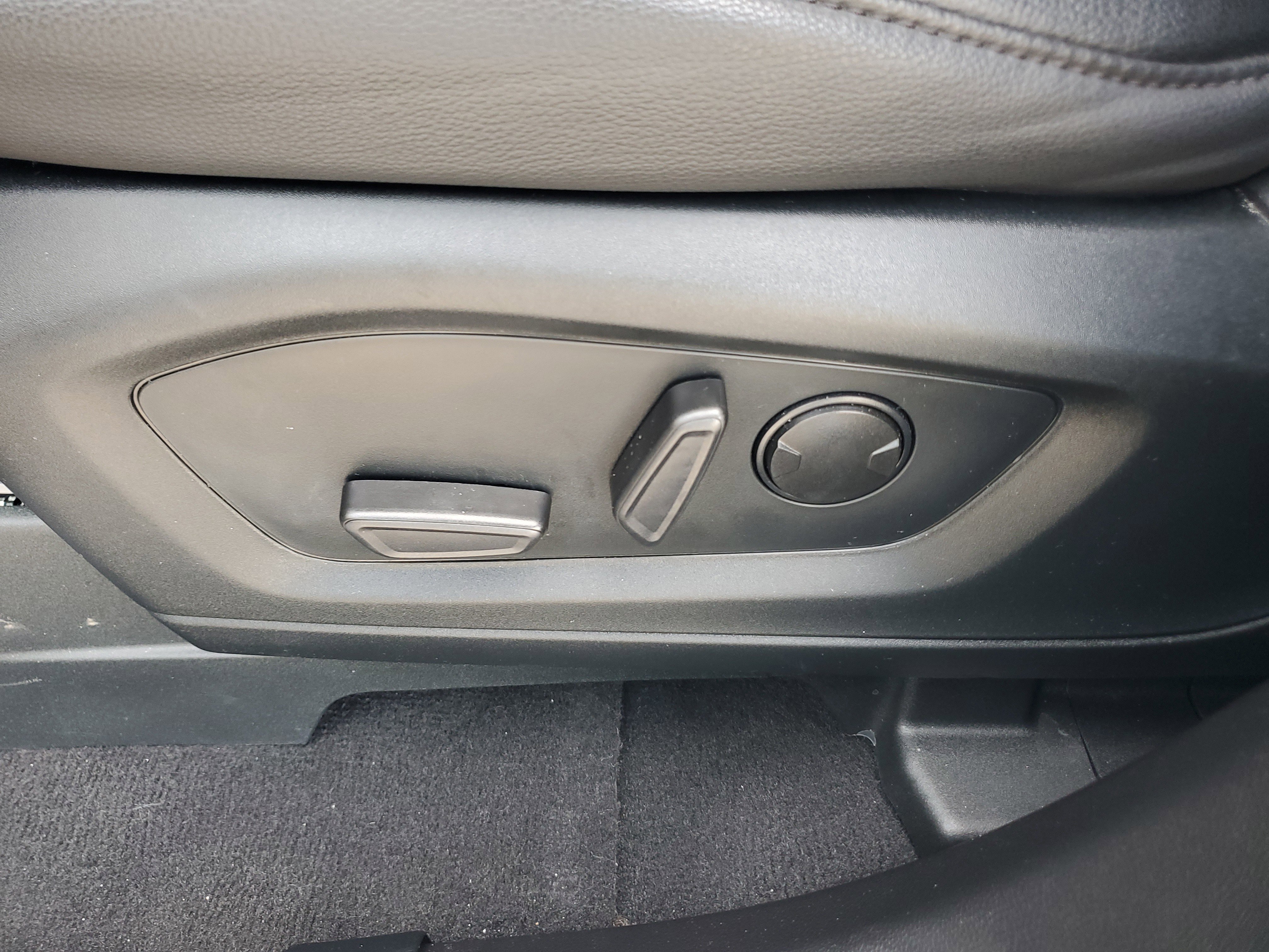 Certified 2023 Ford Explorer ST-Line w/ Class IV Trailer Tow Package RWD image 13