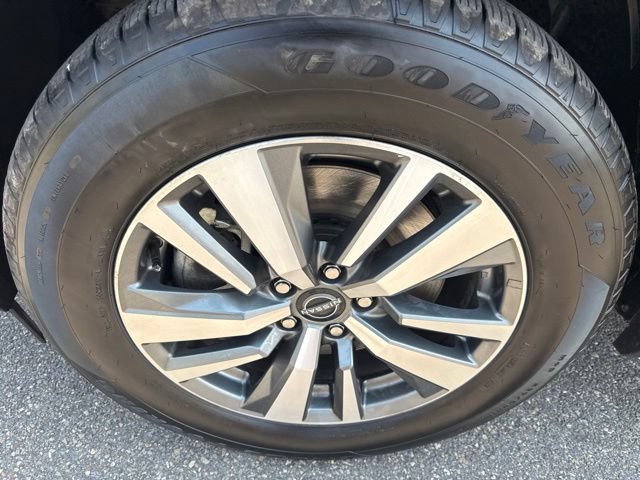 Used 2025 Nissan Pathfinder SL AWD/4WD image 10