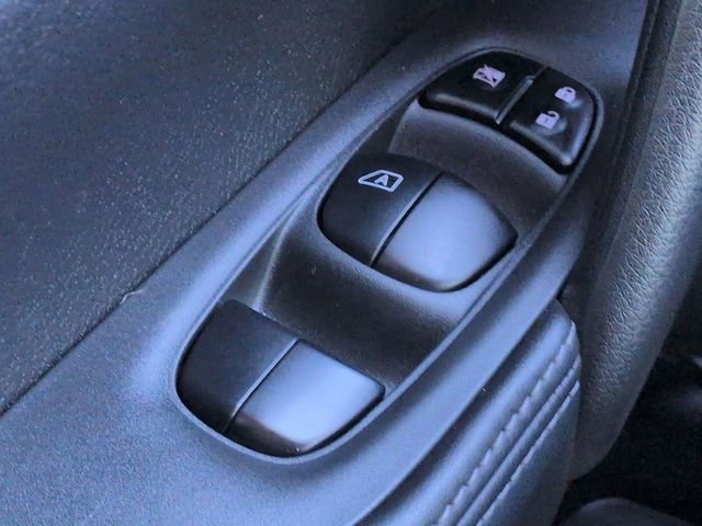 Used 2022 Nissan Rogue Sport SL w/ Premium Package image 25