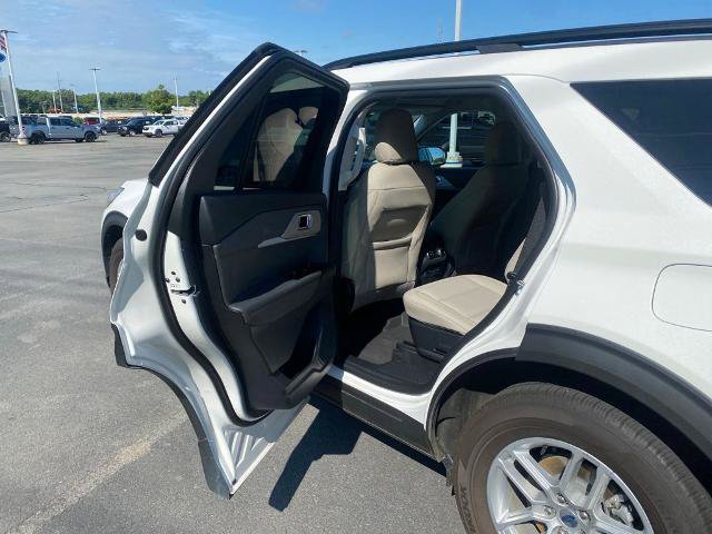 Certified 2025 Ford Explorer Active w/ Active Comfort Package RWD image 28