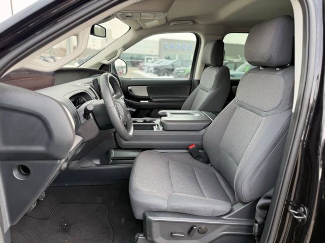 Certified 2025 Ford Expedition Active image 12