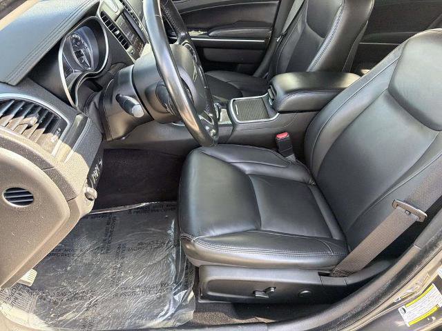 Used 2022 Chrysler 300 Touring L image 18