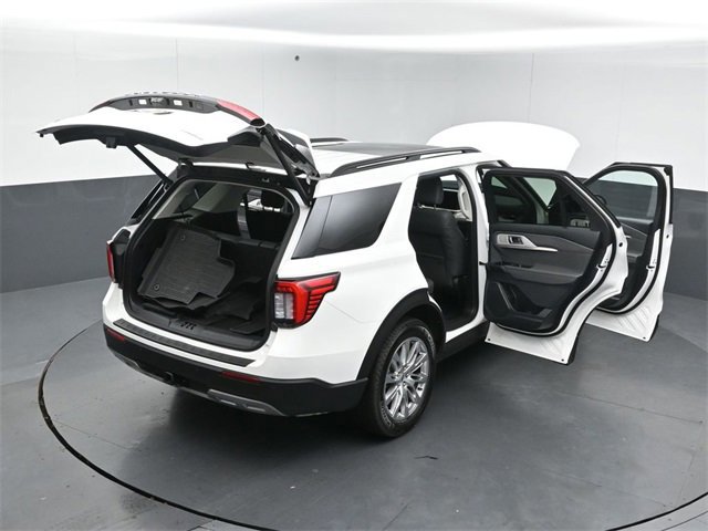 Certified 2025 Ford Explorer Active w/ Active Comfort Package image 57