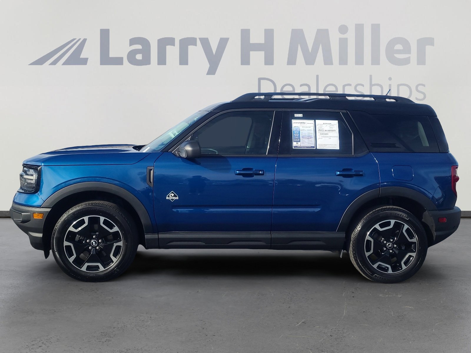 Certified 2023 Ford Bronco Sport Outer Banks w/ Tech Package image 2