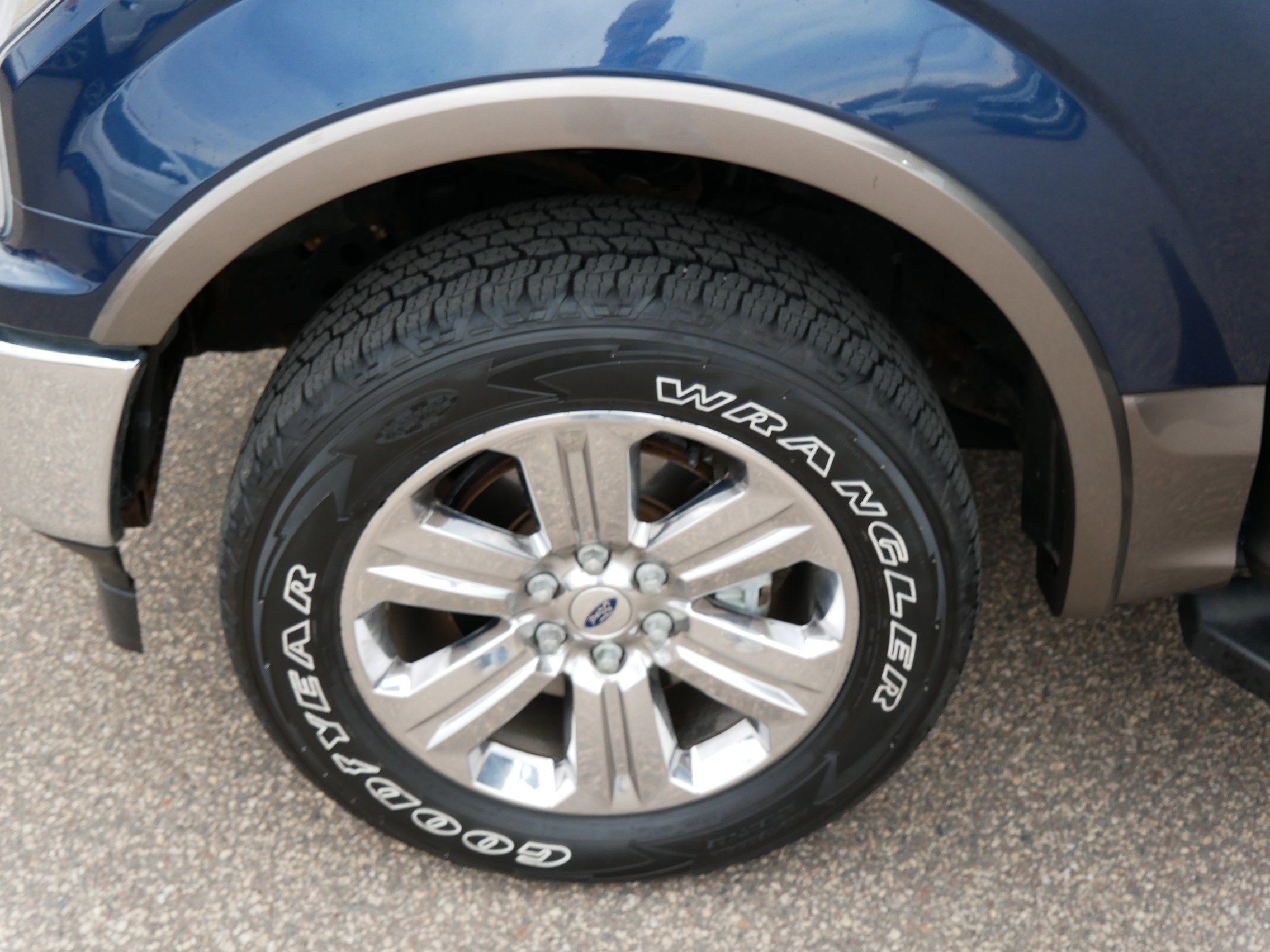 Certified 2018 Ford F150 Lariat w/ Equipment Group 502A Luxury image 15