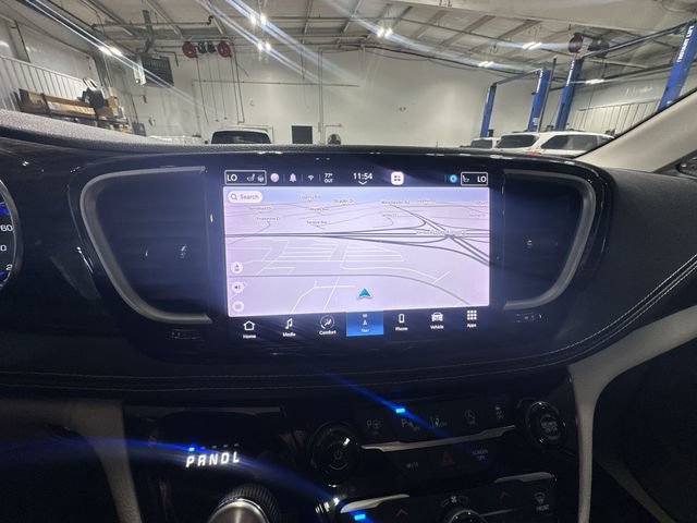 Used 2022 Chrysler Pacifica Limited AWD/4WD image 24