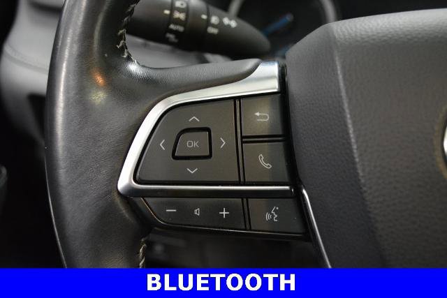 Used 2020 Toyota Highlander XLE image 17