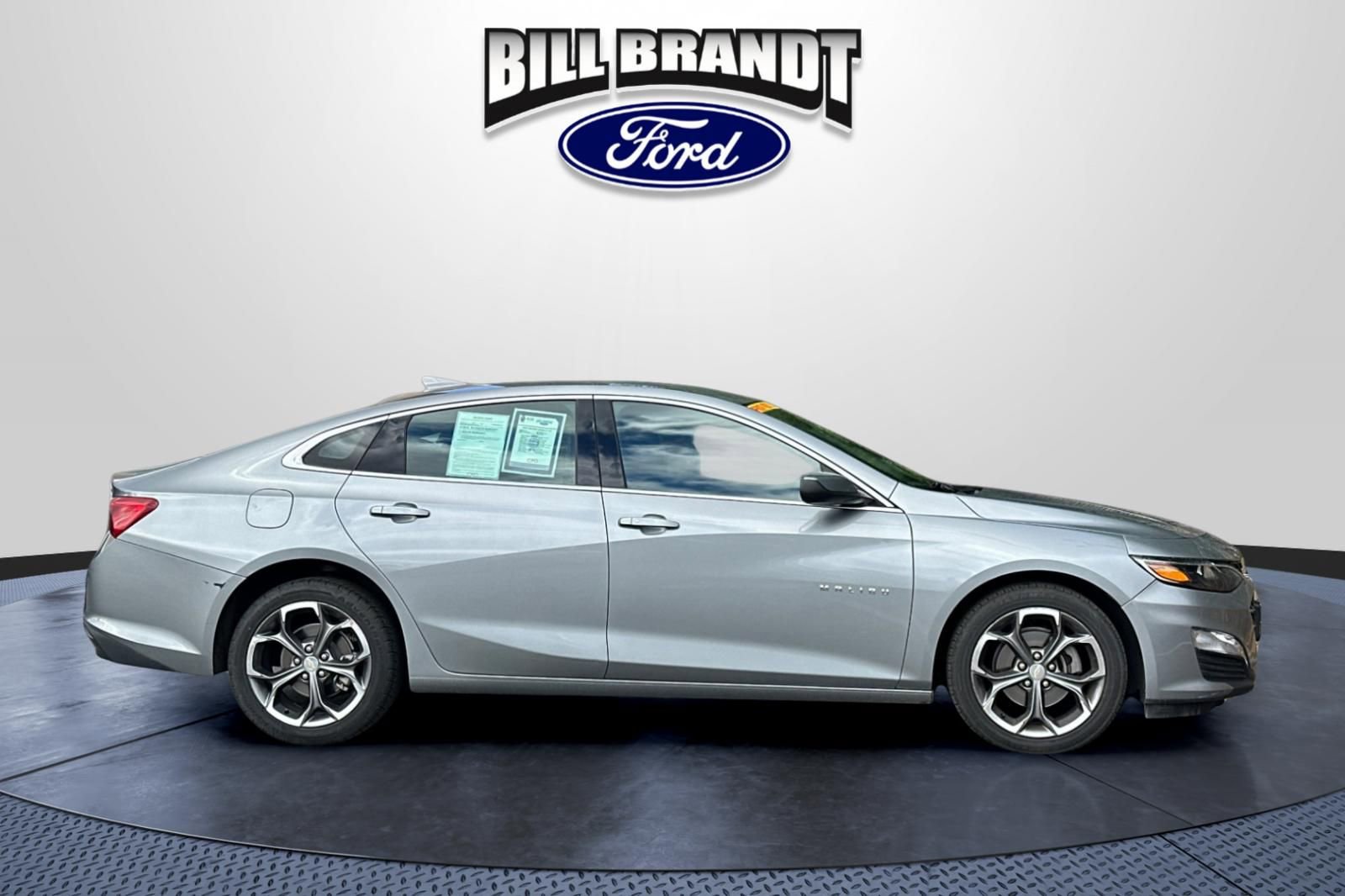 Used 2024 Chevrolet Malibu LT FWD image 2