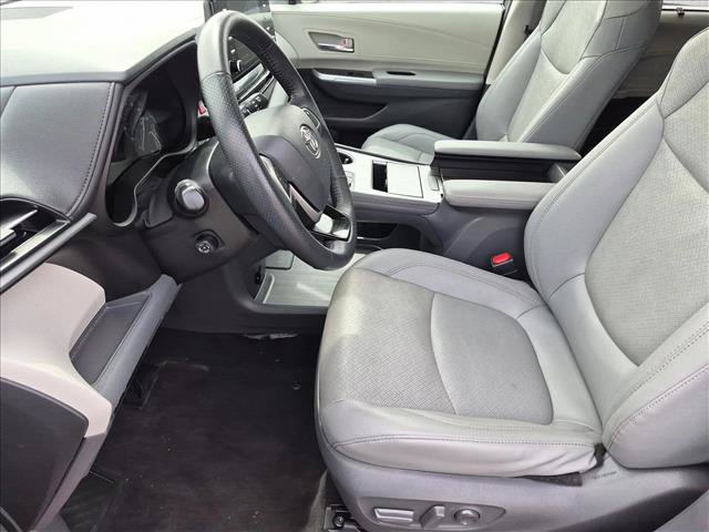 Used 2021 Toyota Sienna Limited AWD/4WD image 16