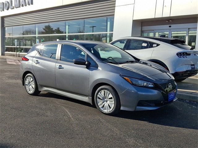 Used 2023 Nissan Leaf S image 2