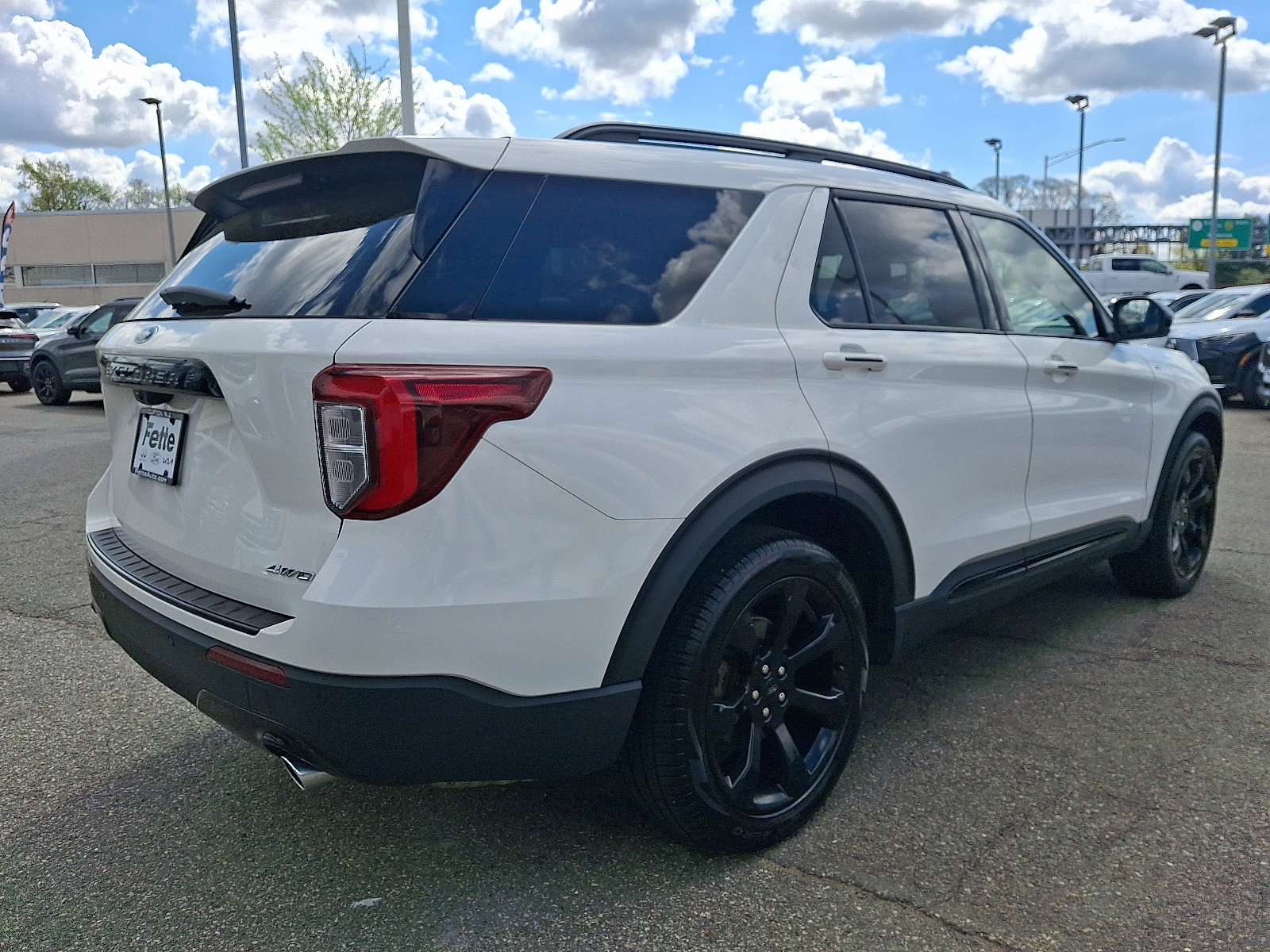 Certified 2023 Ford Explorer ST-Line AWD/4WD image 4