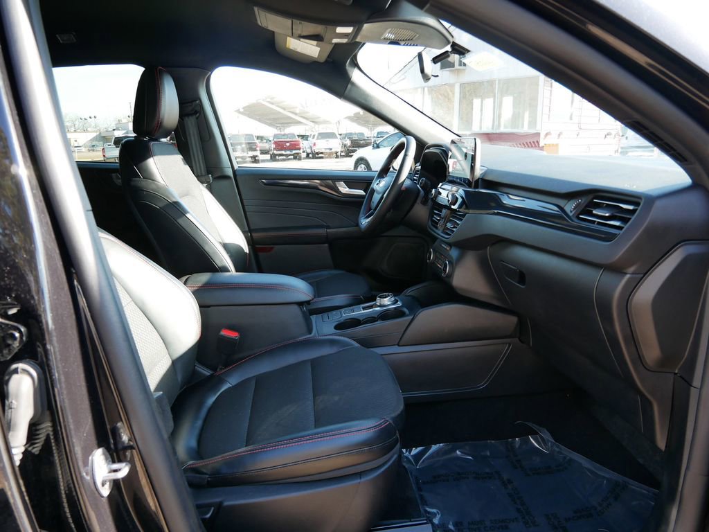 Certified 2025 Ford Escape ST-Line image 8