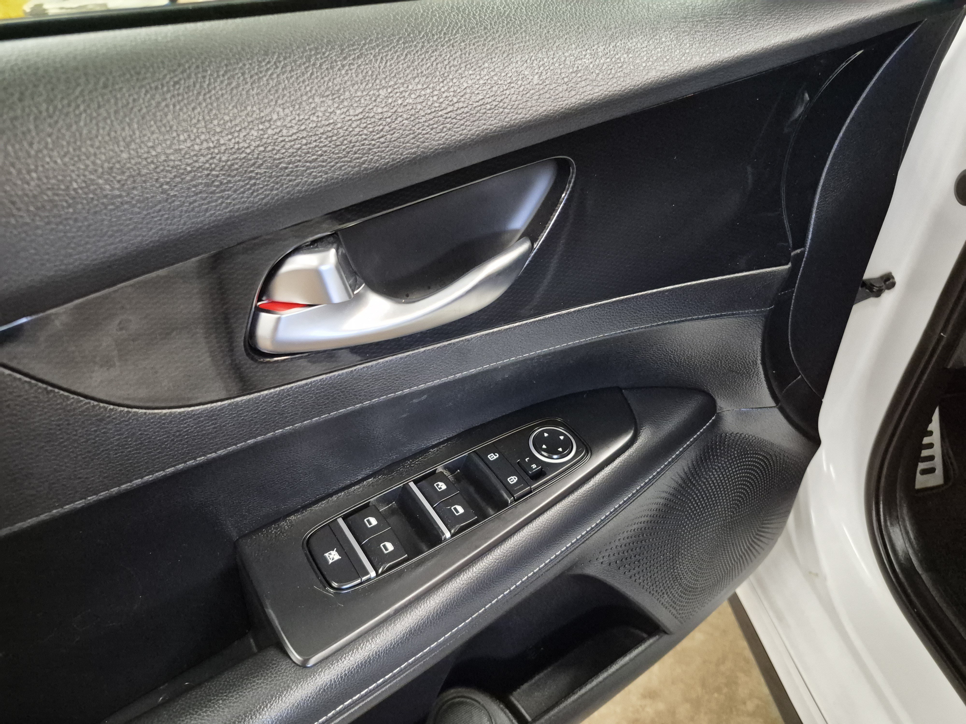 Used 2024 Kia Forte GT-Line FWD image 10