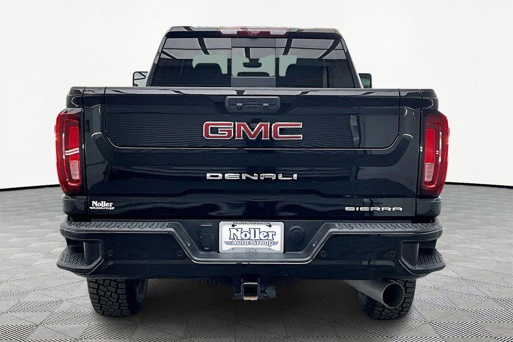 Used 2021 GMC Sierra 2500 Denali w/ Denali Black Diamond Edition image 4