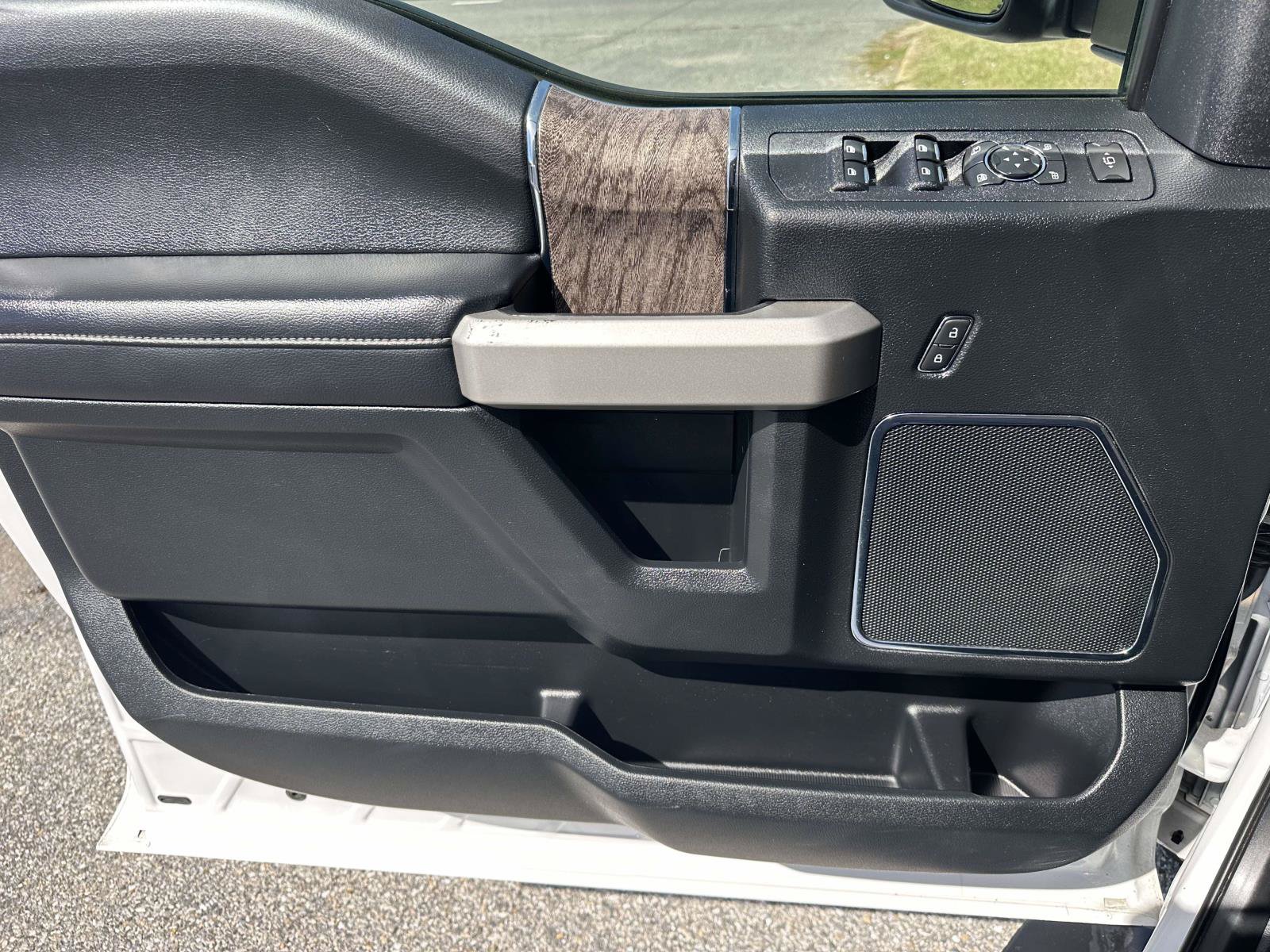 Certified 2019 Ford F250 Lariat w/ Chrome Package AWD/4WD image 18