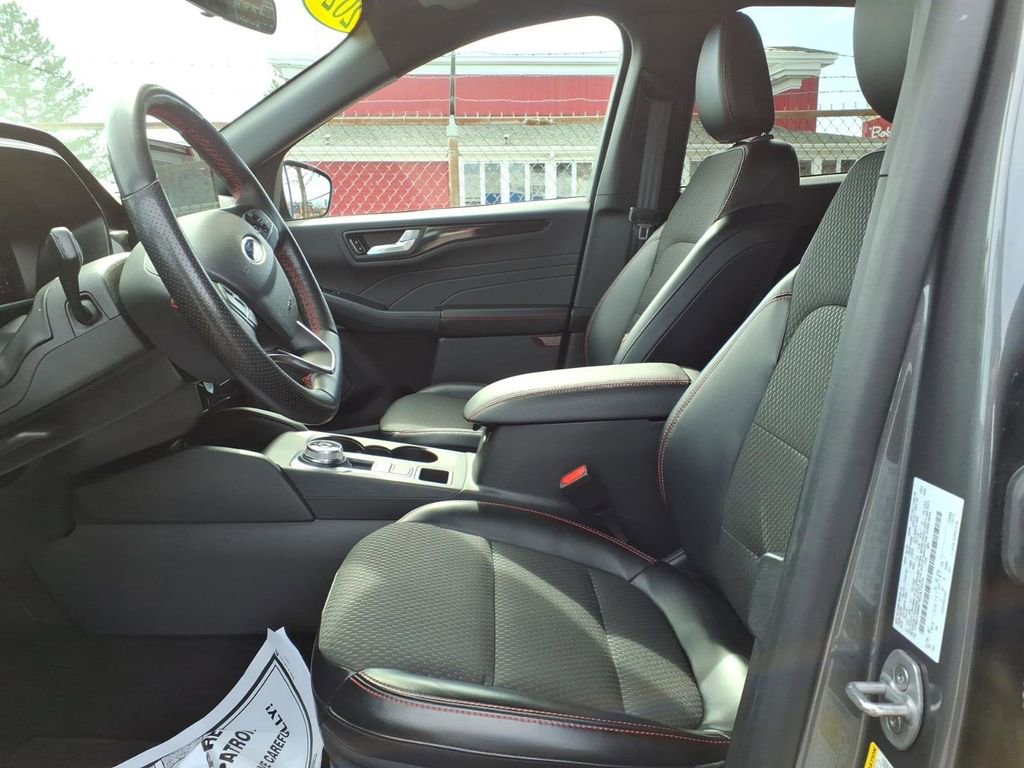 Certified 2024 Ford Escape ST-Line w/ Tech Pack #1 image 14