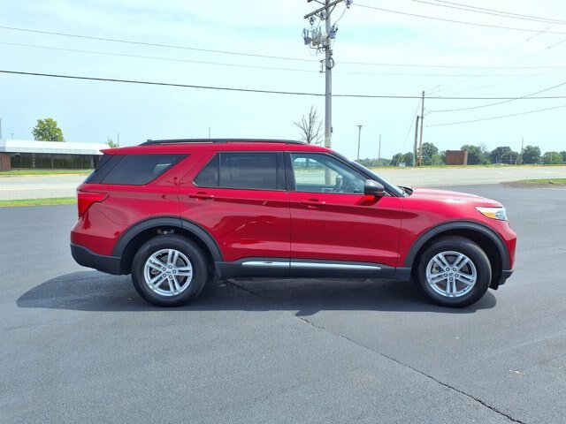 Certified 2023 Ford Explorer XLT w/ Equipment Group 202A AWD/4WD image 6