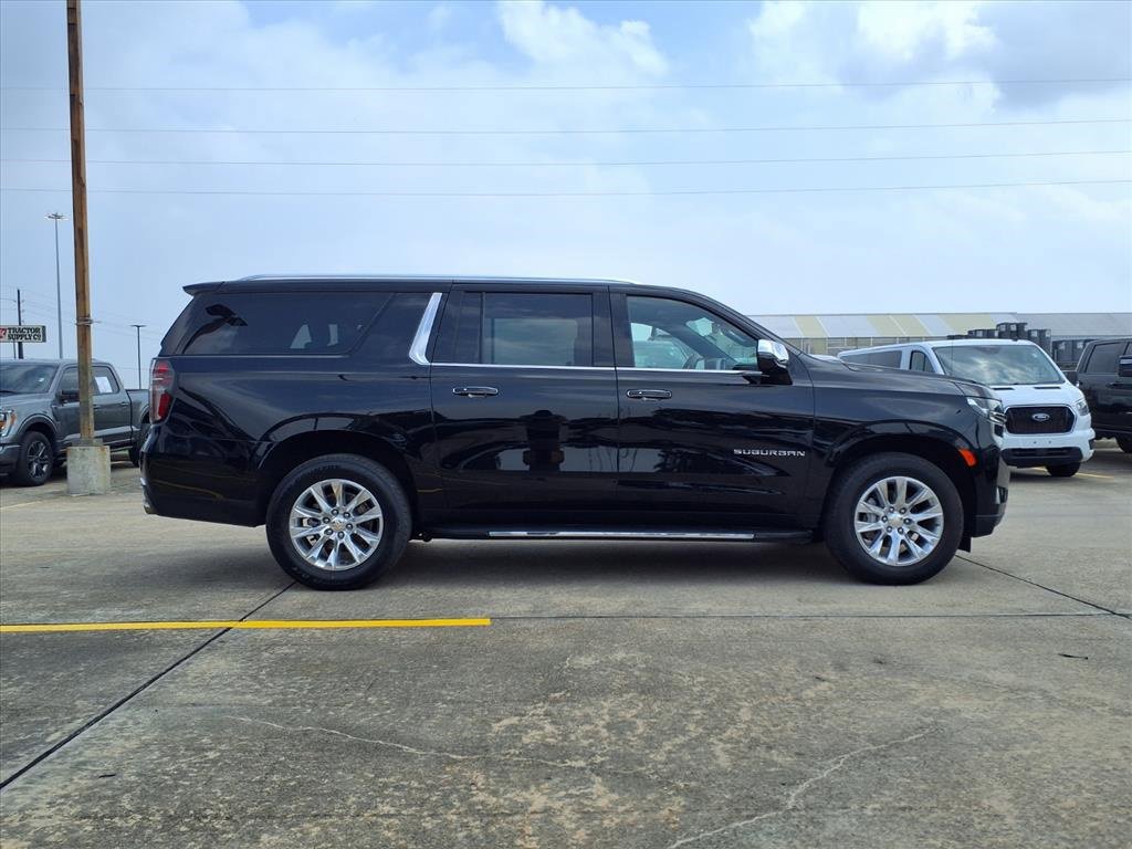 Used 2024 Chevrolet Suburban Premier image 5