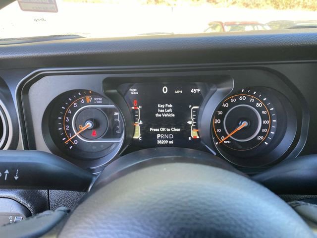 Used 2023 Jeep Gladiator Sport image 22