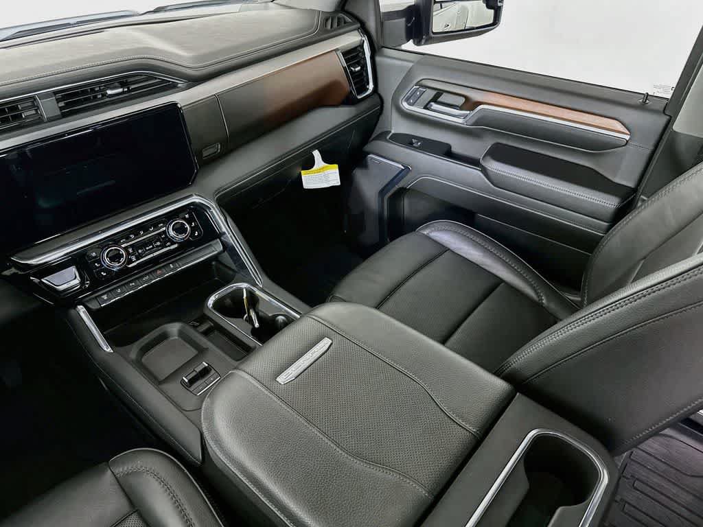 Used 2024 GMC Sierra 3500 Denali w/ Denali Reserve Package AWD/4WD image 11