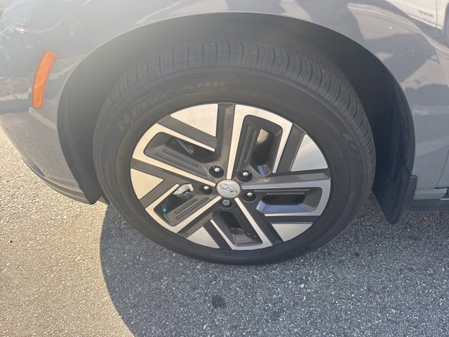 Used 2023 Hyundai Kona SE image 7