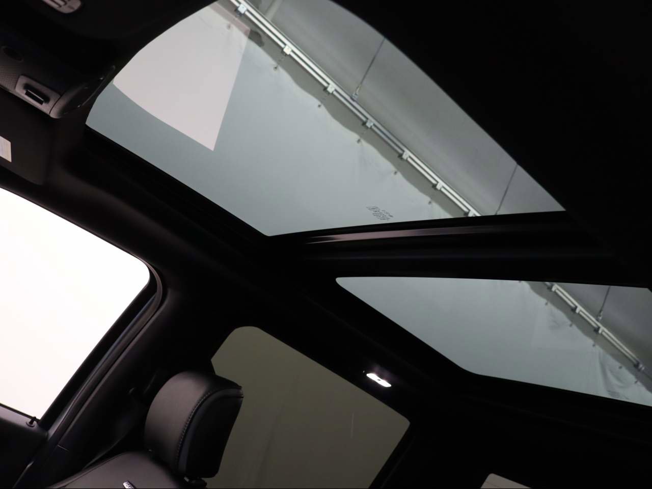 Certified 2018 Ford F150 Platinum w/ Equipment Group 701A Luxury image 20