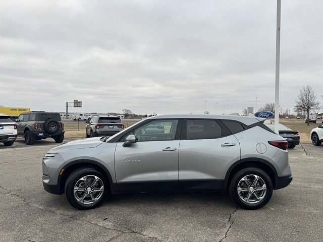 Used 2023 Chevrolet Blazer LT w/ Driver Confidence Package image 2