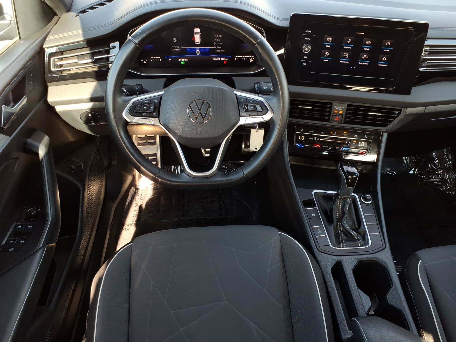 Used 2025 Volkswagen Jetta Sport FWD image 17
