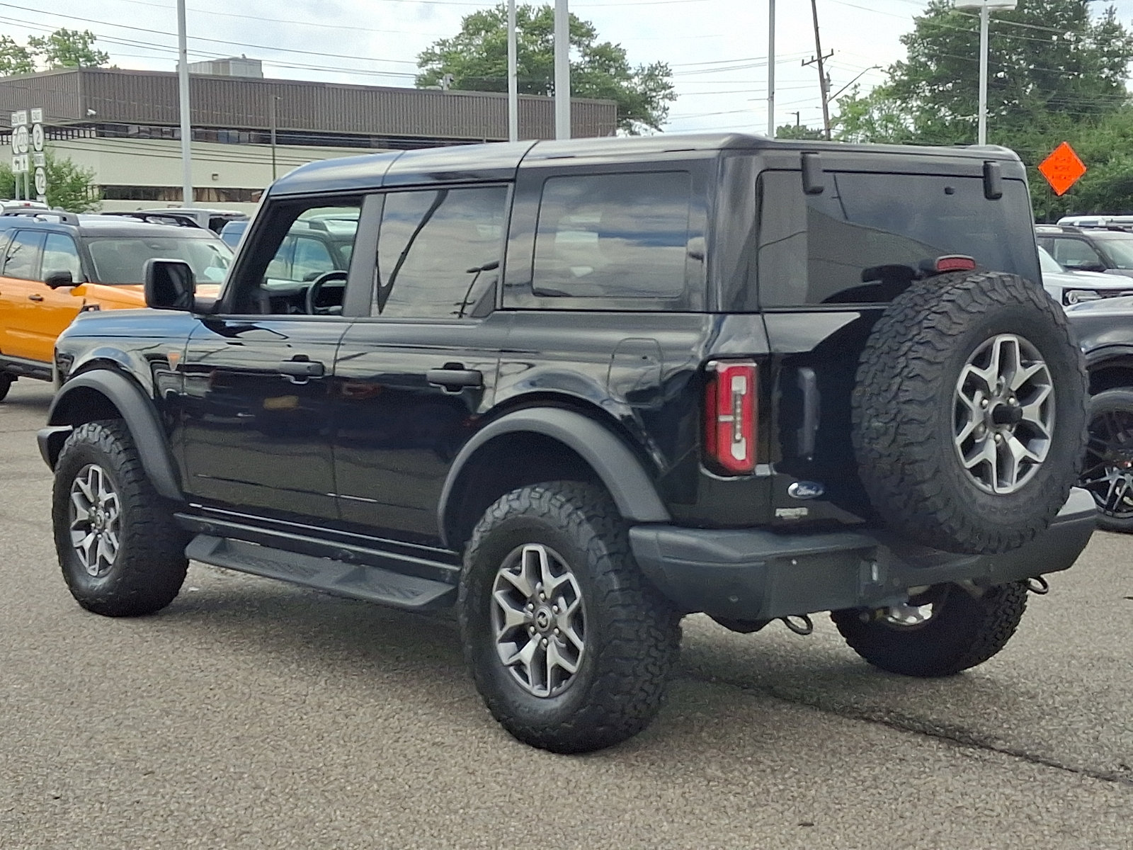 Certified 2025 Ford Bronco Badlands AWD/4WD image 7