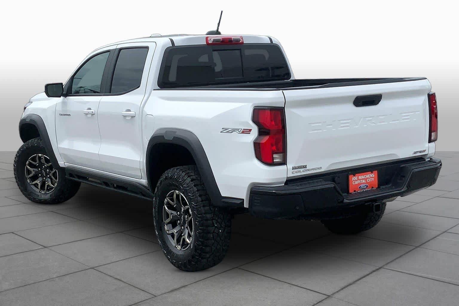 Used 2024 Chevrolet Colorado ZR2 w/ ZR2 Convenience Package III AWD/4WD image 12