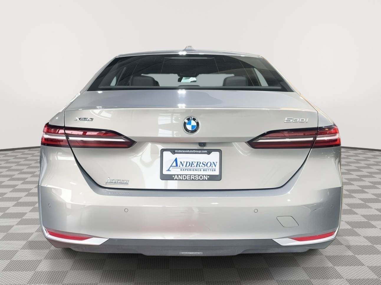 Used 2024 BMW 530i xDrive w/ Premium Package AWD/4WD image 8