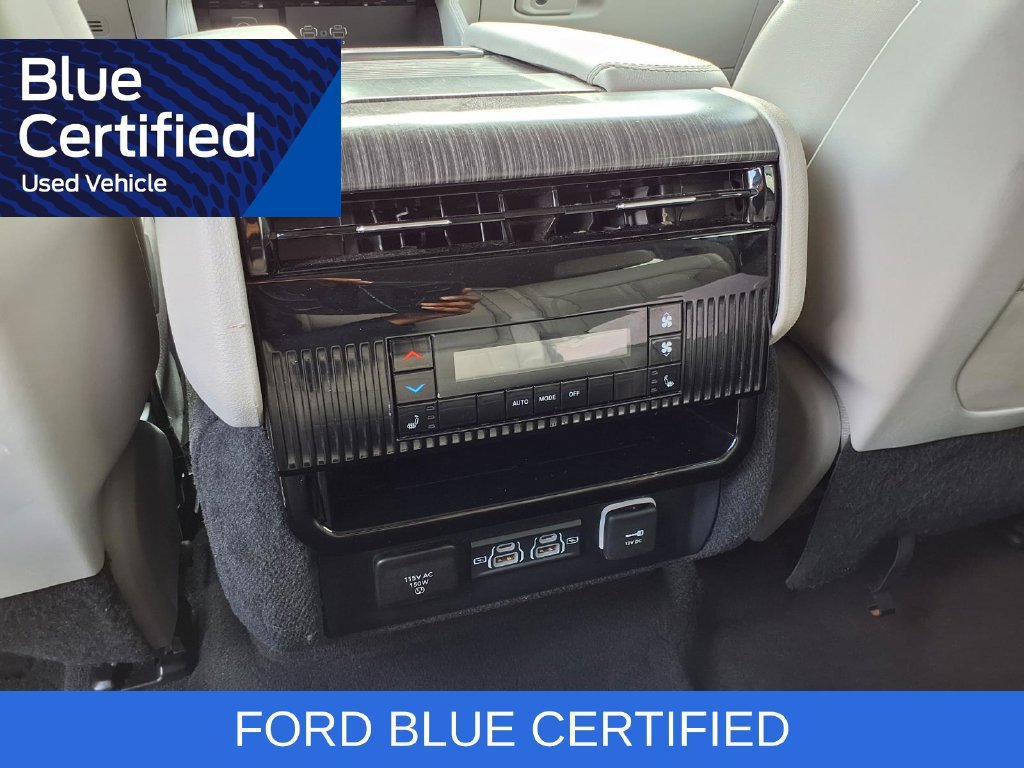 Used 2024 Jeep Wagoneer L Series II w/ Flexible Seating Group RWD image 15