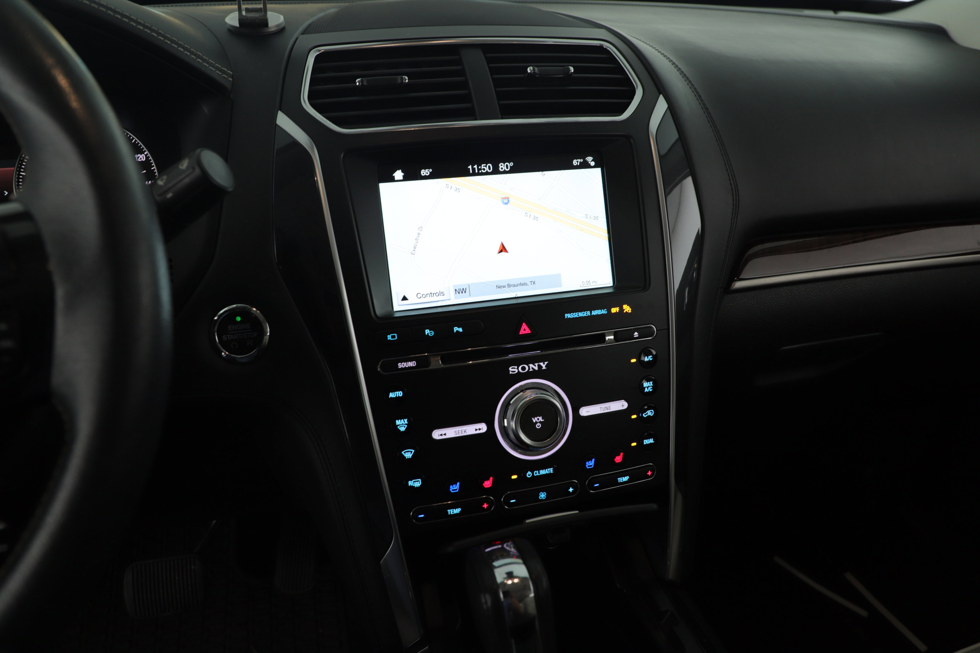 Certified 2018 Ford Explorer Platinum image 10