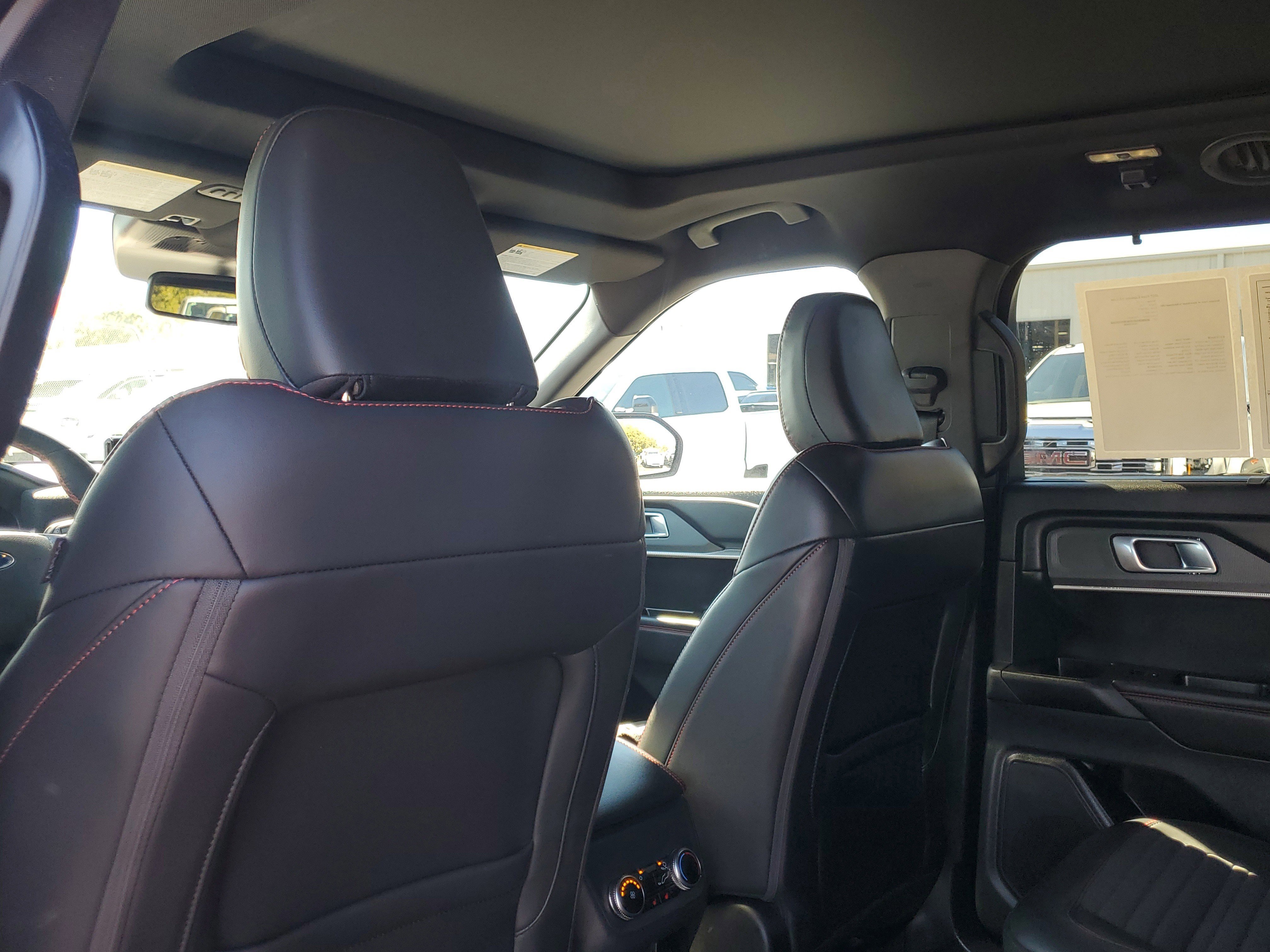 Certified 2025 Ford Explorer ST-Line w/ Premium Package image 15