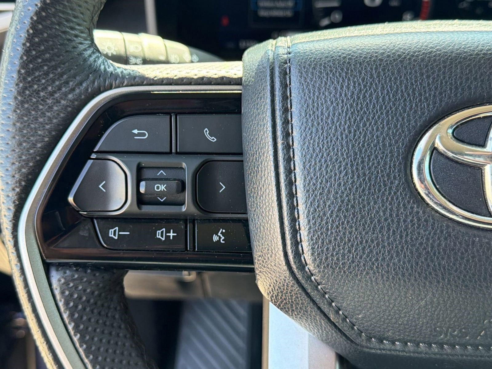 Used 2024 Toyota Tundra Limited w/ Power Package image 16