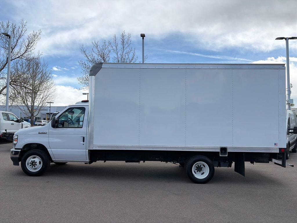Certified 2023 Ford E-450 and Econoline 450 Super Duty w/ Driver's Safety Package image 4