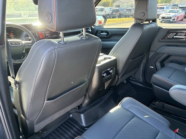 Used 2025 GMC Yukon XL AT4 w/ AT4 Premium Package AWD/4WD image 17