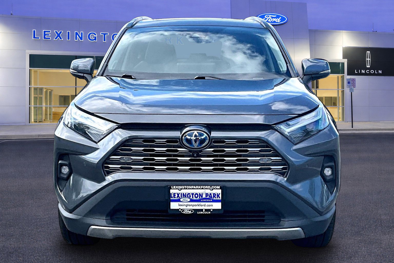 Used 2023 Toyota RAV4 Limited AWD/4WD image 2