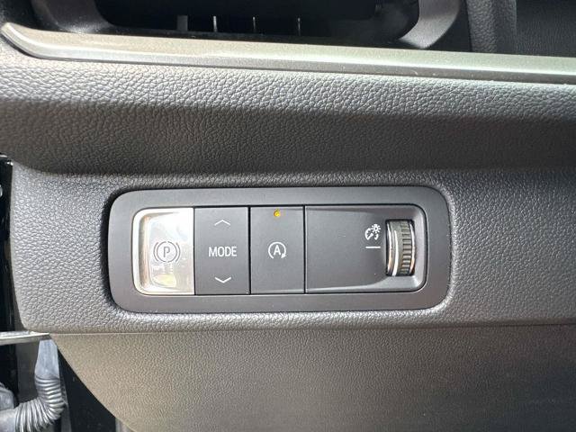 Used 2025 Chevrolet Traverse LT FWD image 20