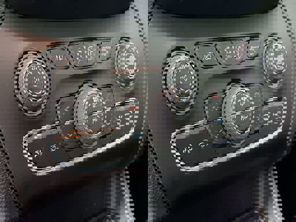 Used 2022 Jeep Cherokee Latitude Lux w/ Sun & Sound Group image 21