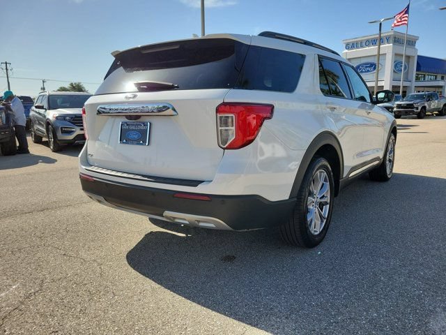 Certified 2022 Ford Explorer XLT w/ Equipment Group 202A RWD image 6