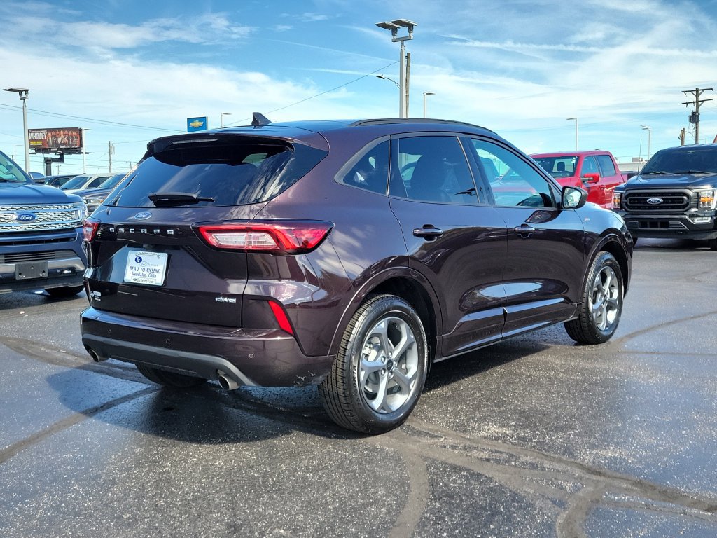 Certified 2023 Ford Escape ST-Line w/ Tech Pack #1 AWD/4WD image 4