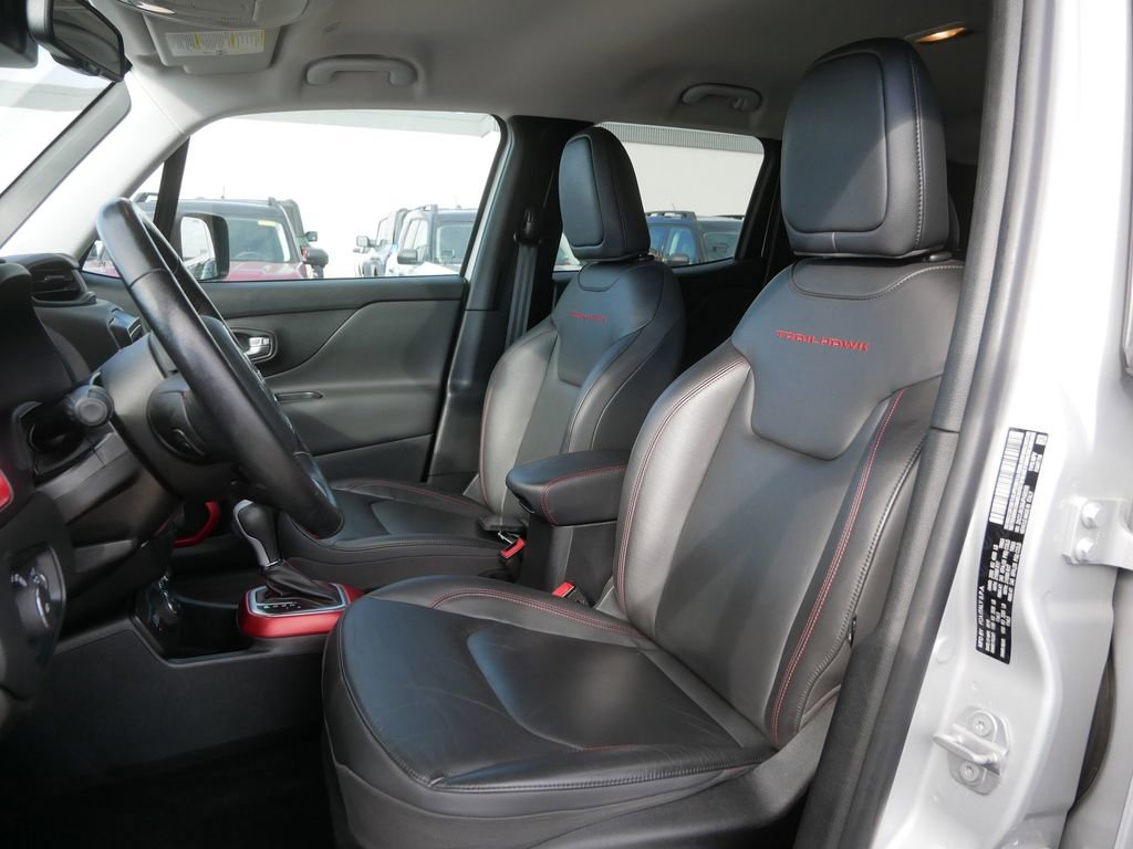 Used 2018 Jeep Renegade Trailhawk AWD/4WD image 10
