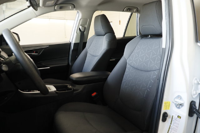 Used 2021 Toyota RAV4 XLE FWD image 12