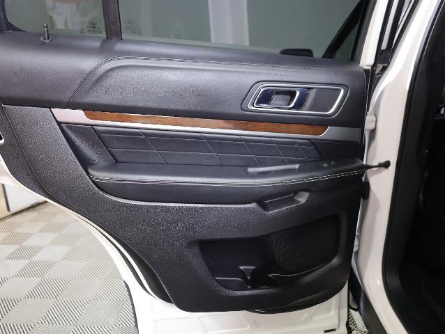 Certified 2018 Ford Explorer Platinum AWD/4WD image 35