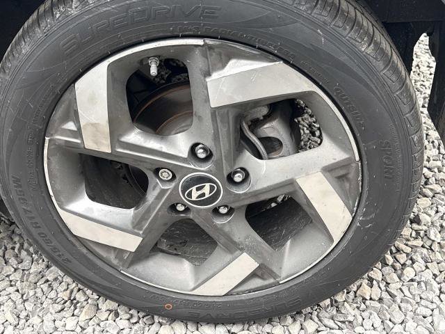 Used 2022 Hyundai Venue Limited image 6